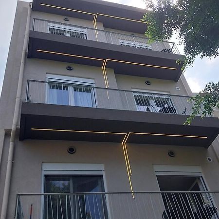 Uni Island - City Heart Suites Heraklion  Bagian luar foto