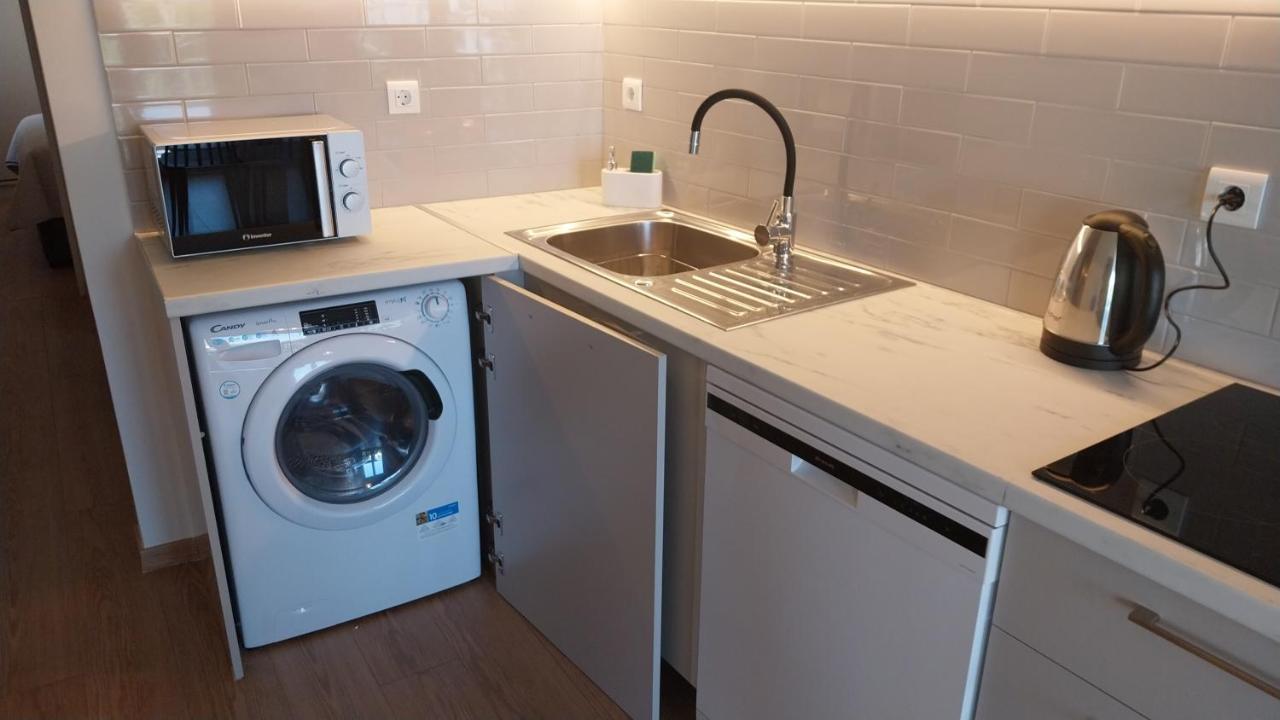 Uni Island - City Heart Suites Heraklion  Bagian luar foto