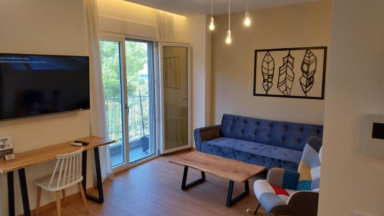 Uni Island - City Heart Suites Heraklion  Bagian luar foto