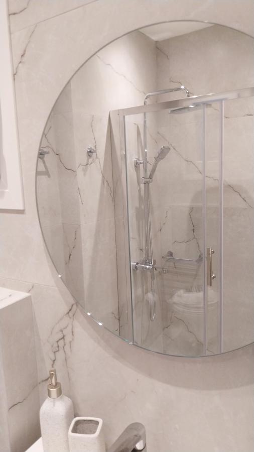 Uni Island - City Heart Suites Heraklion  Bagian luar foto