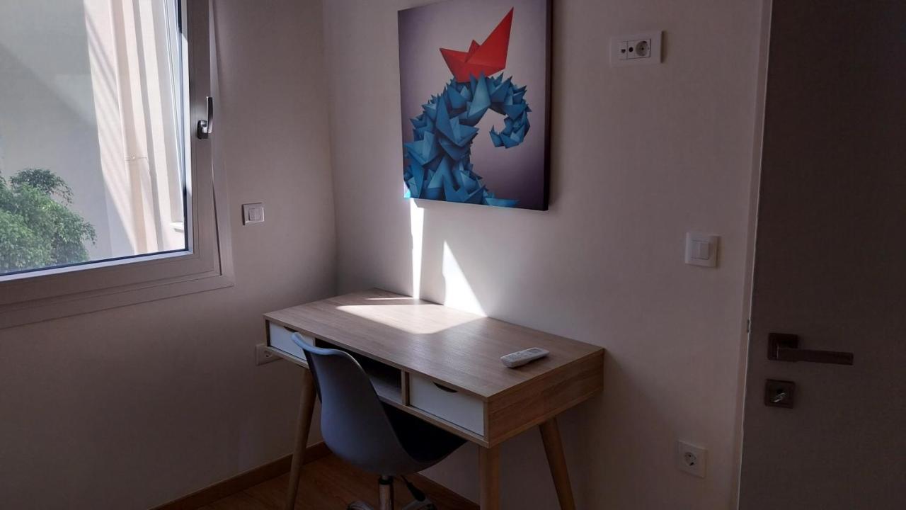 Uni Island - City Heart Suites Heraklion  Bagian luar foto