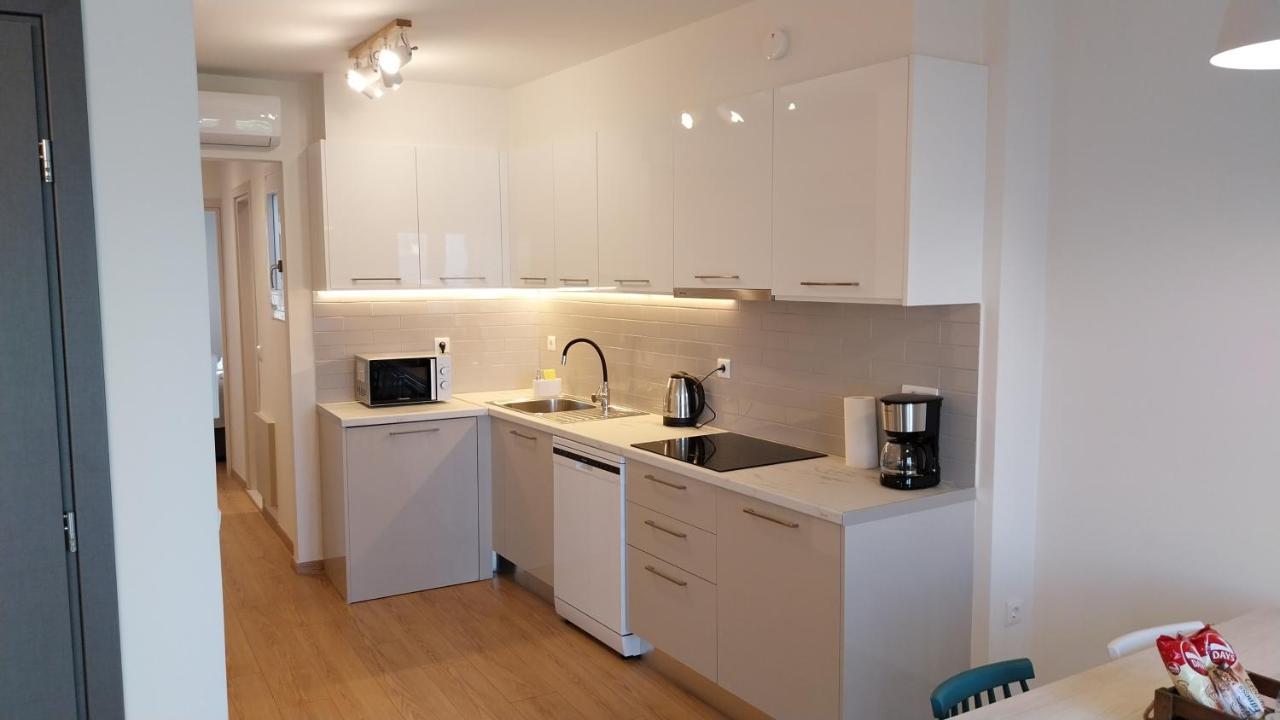 Uni Island - City Heart Suites Heraklion  Bagian luar foto