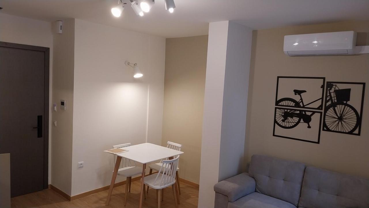 Uni Island - City Heart Suites Heraklion  Bagian luar foto