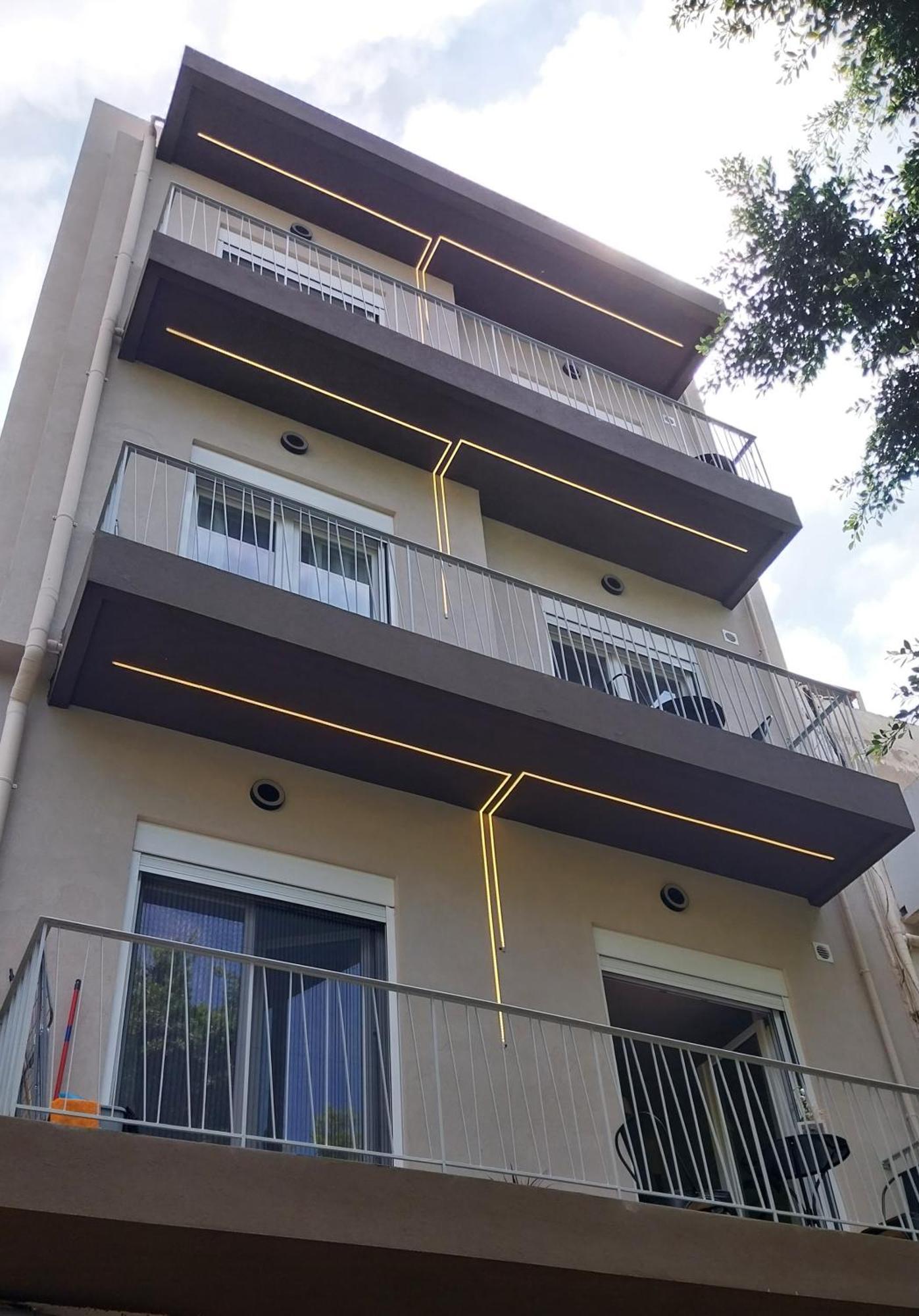 Uni Island - City Heart Suites Heraklion  Bagian luar foto