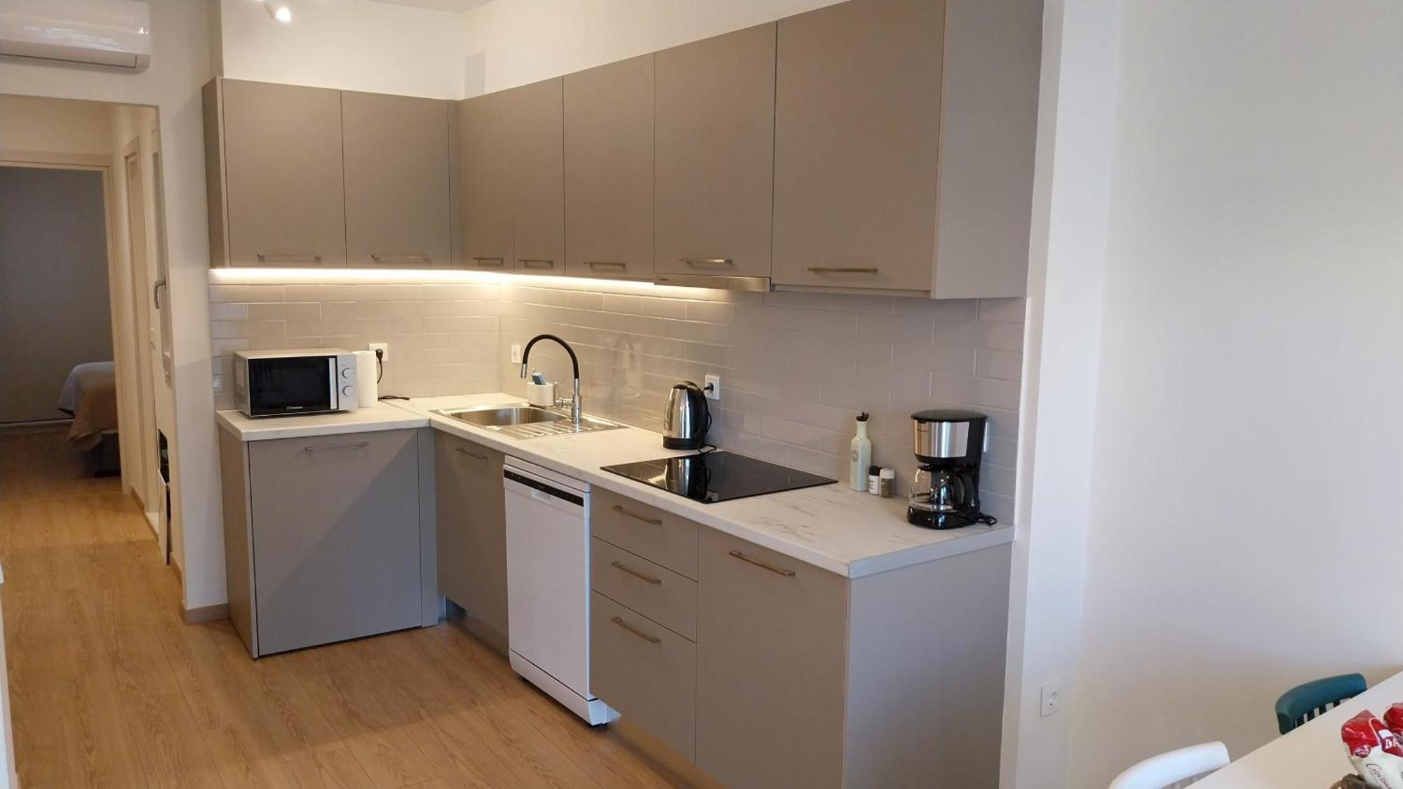 Uni Island - City Heart Suites Heraklion  Bagian luar foto